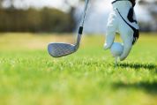 Golfball und Schläger golfball und schlaeger